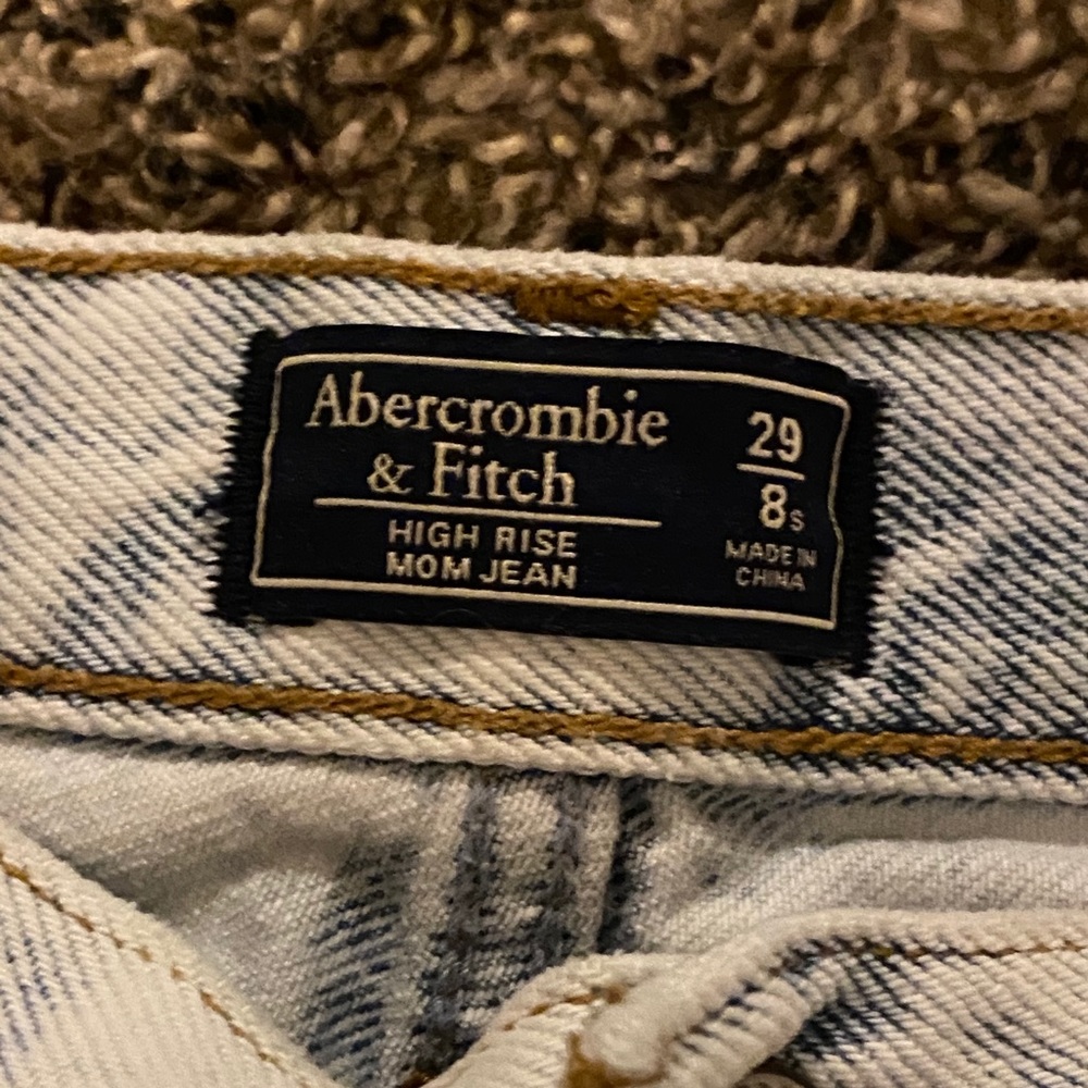 Abercrombie & Fitch mom jeans